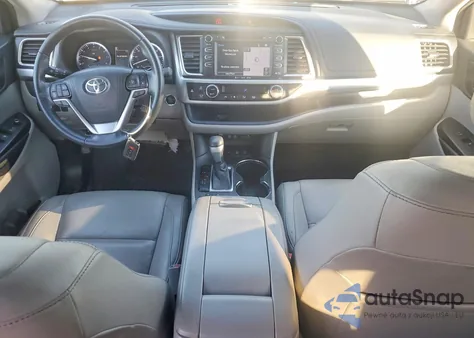 2022 Triumph 5Thwhhel Xle z USA, uszkodzony, nr VIN 5TDJZRFH5JS547954